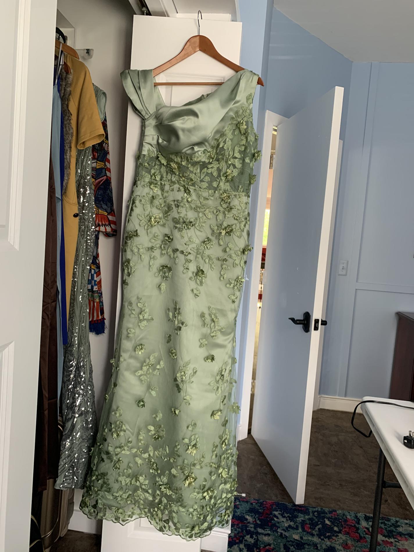 Size 6 Green Mermaid Dress on Queenly