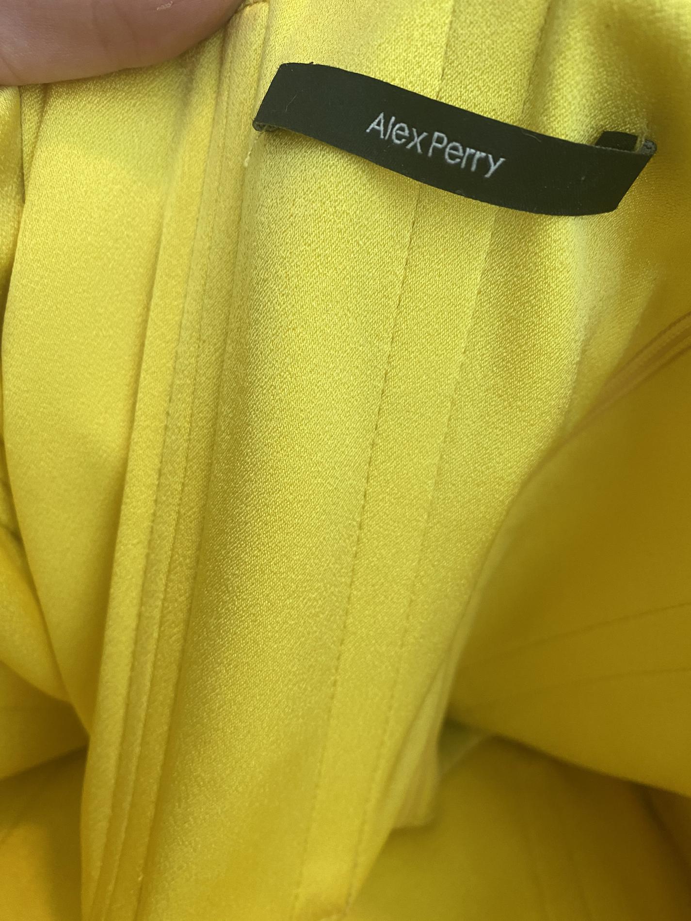 alex perry Size 4 Yellow Floor Length Maxi on Queenly