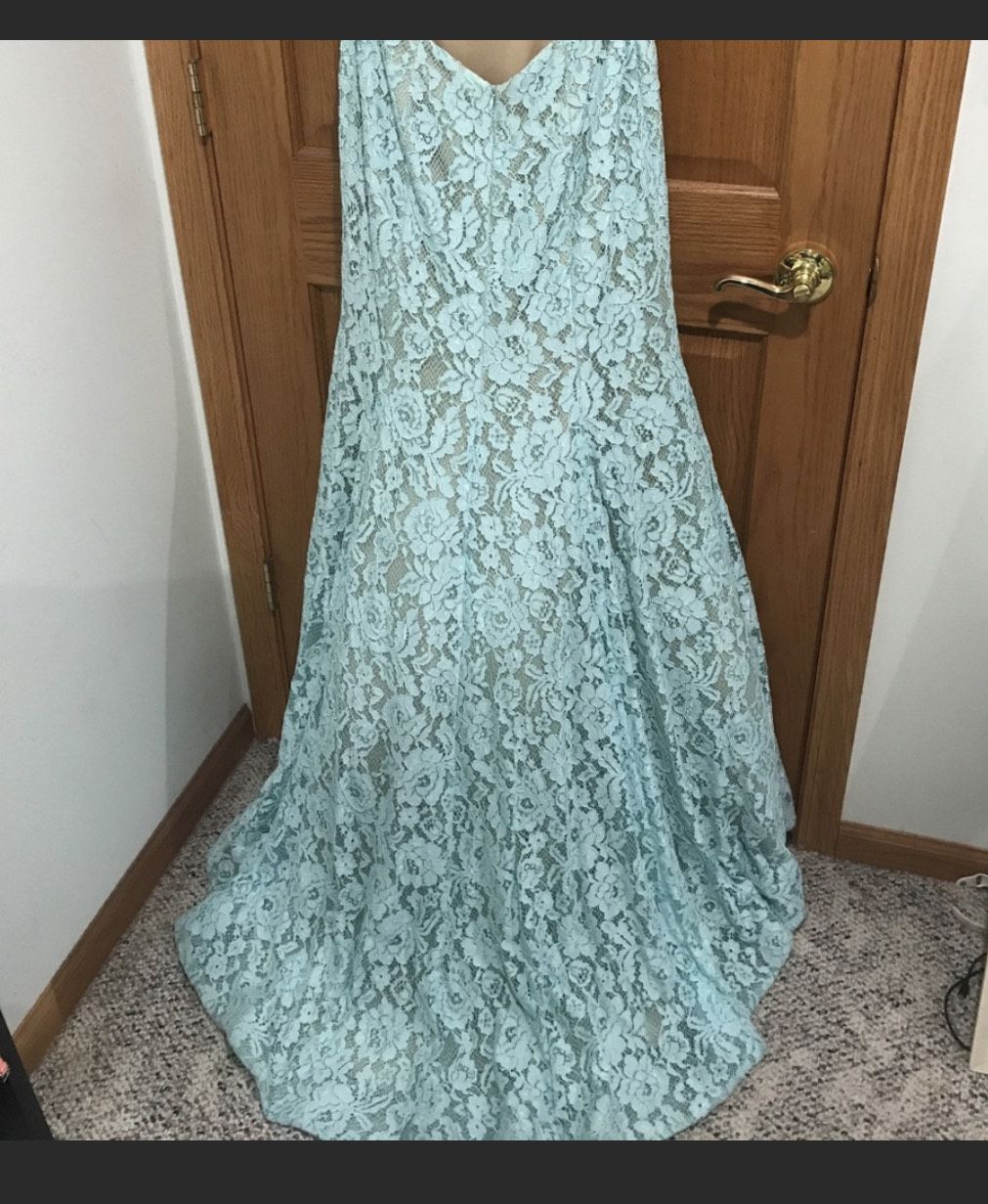 Size 6 Lace Blue Mermaid Dress on Queenly