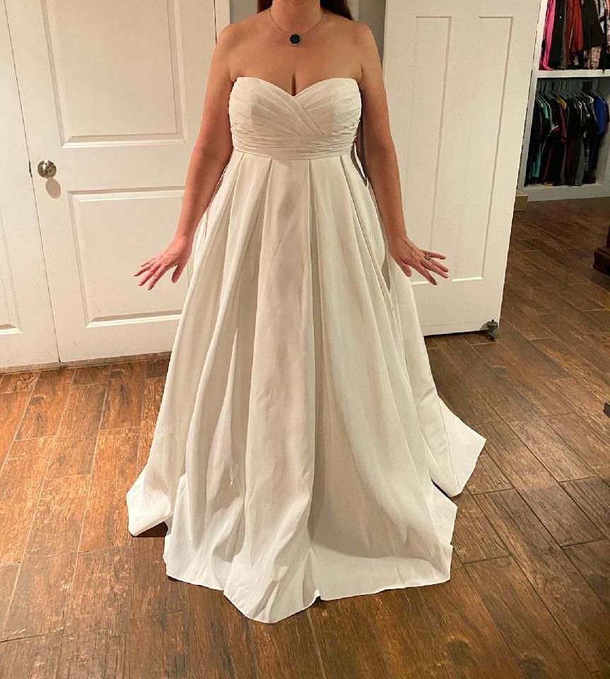 Plus Size 16 Wedding Strapless White Ball Gown on Queenly