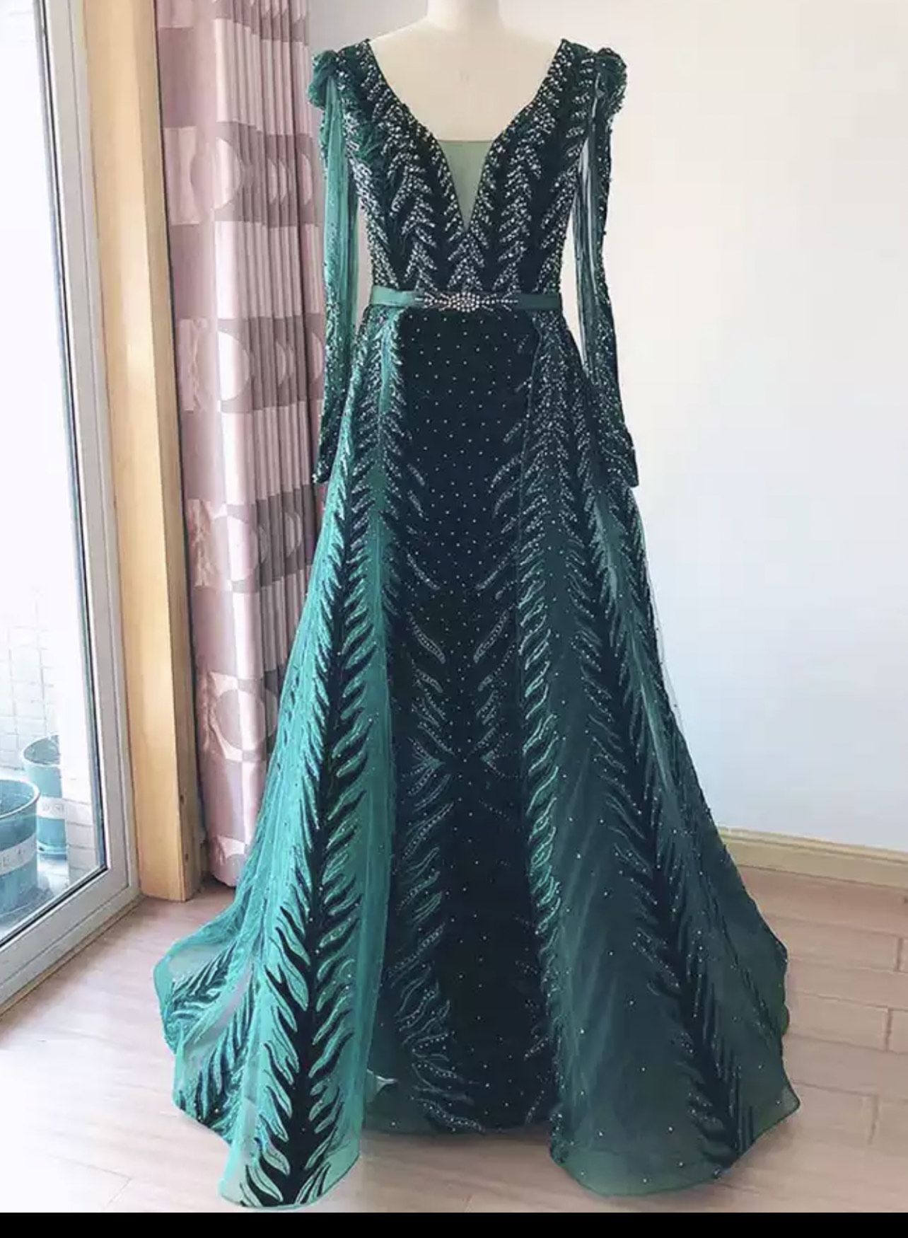 Size 4 Long Sleeve Green Floor Length Maxi on Queenly
