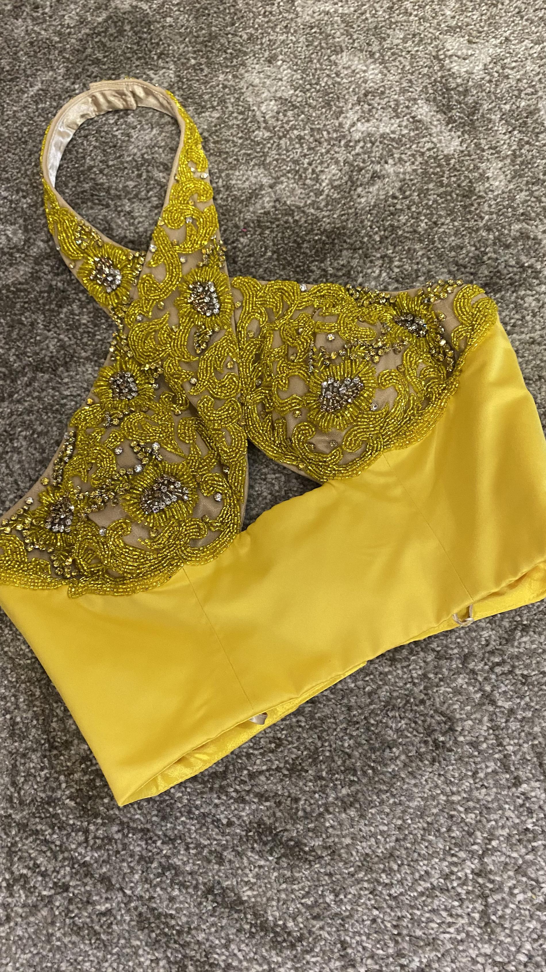 Sherri Hill Size 4 Prom Halter Sequined Yellow Mermaid Dress on Queenly