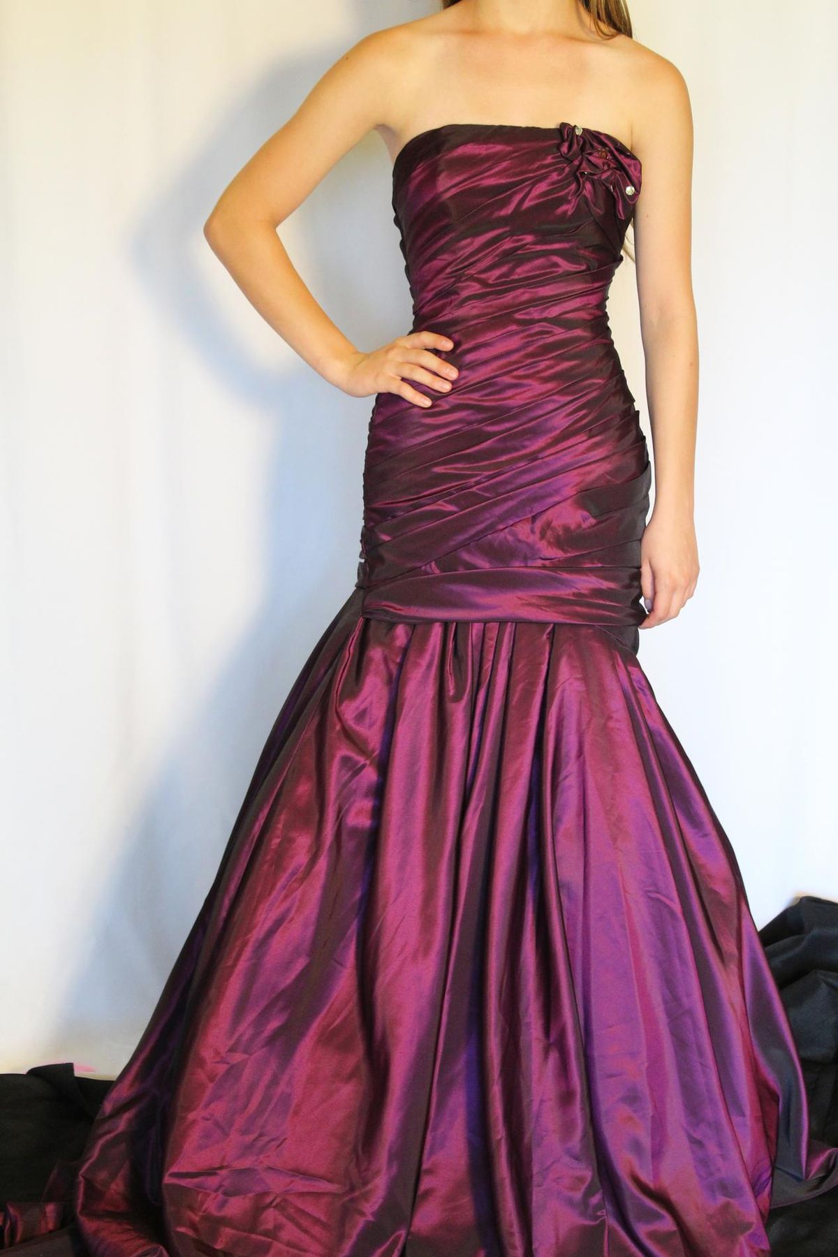 Tony Bowls Size 0 Purple Ball Gown on Queenly