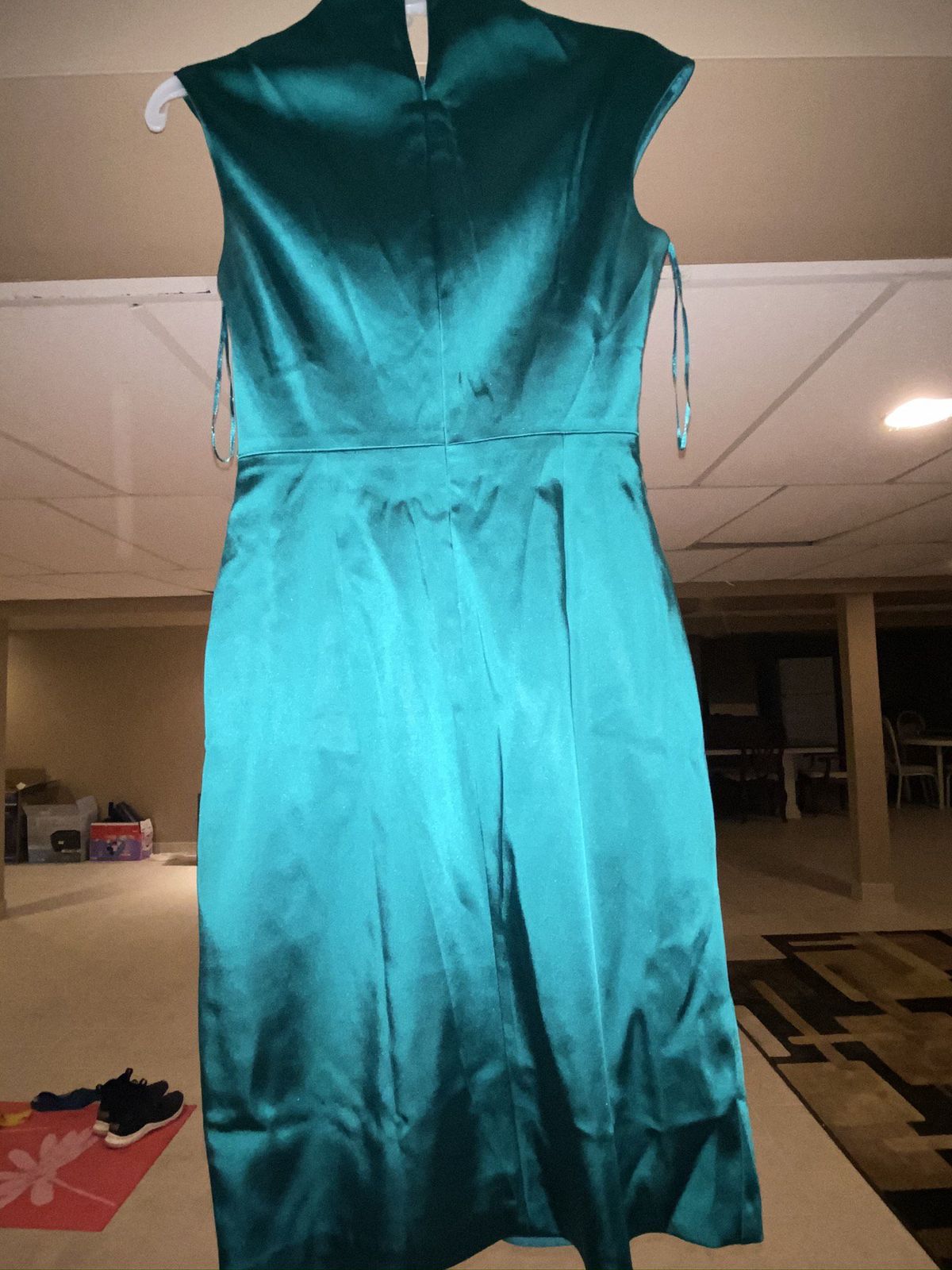 Size 4 Emerald Green Cocktail Dress on Queenly