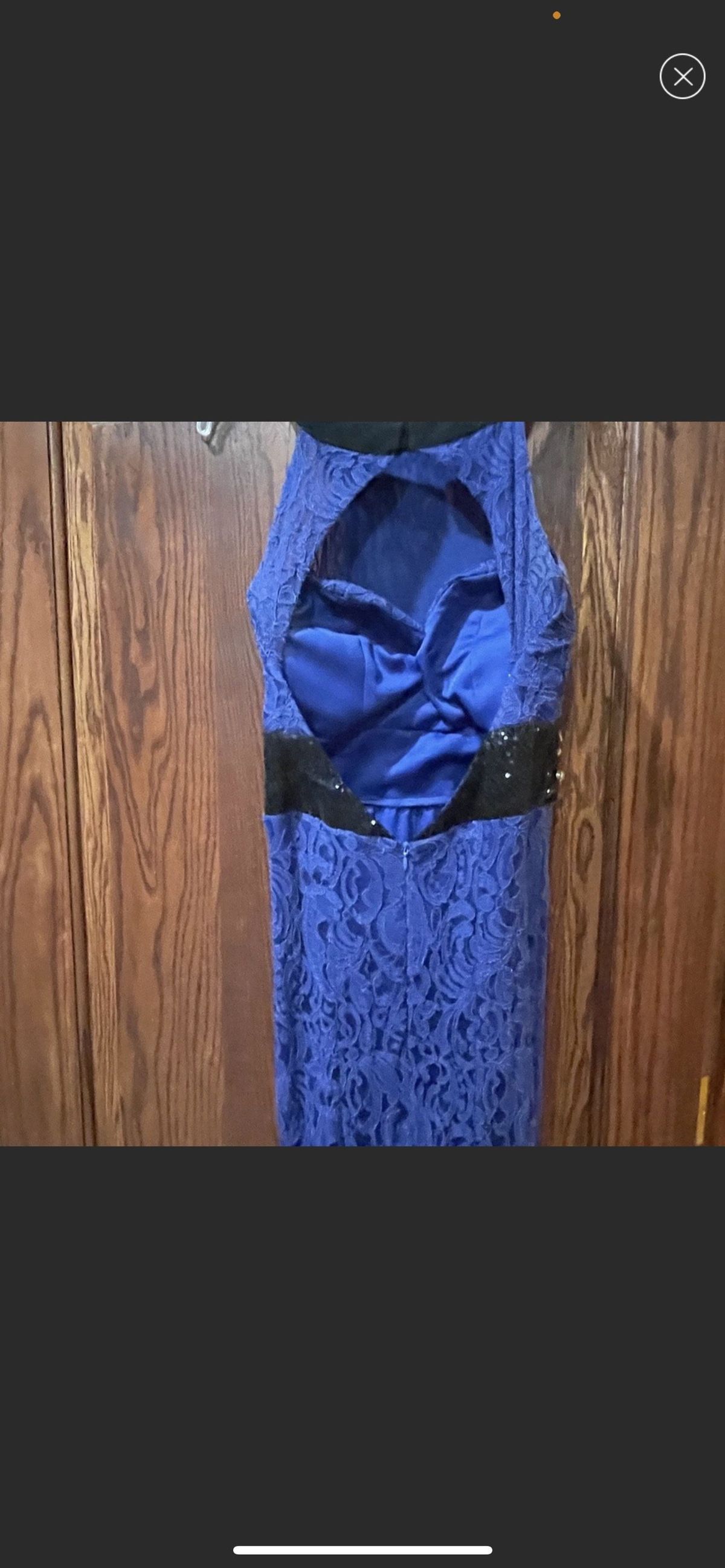 Size 4 Wedding Guest Lace Navy Blue Cocktail Dress on Queenly
