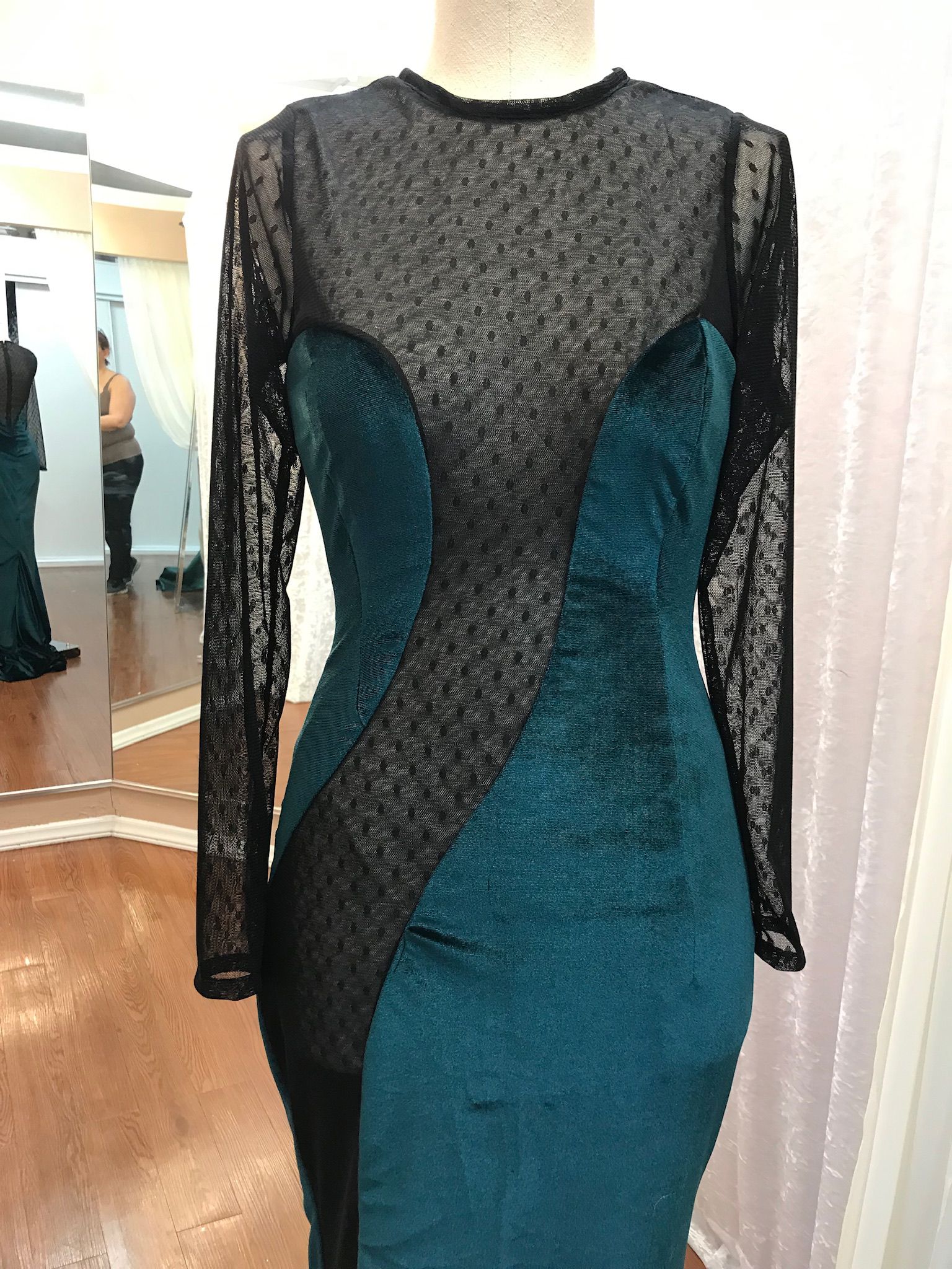 Larissa Couture LV Size 6 High Neck Velvet Green A-line Dress on Queenly