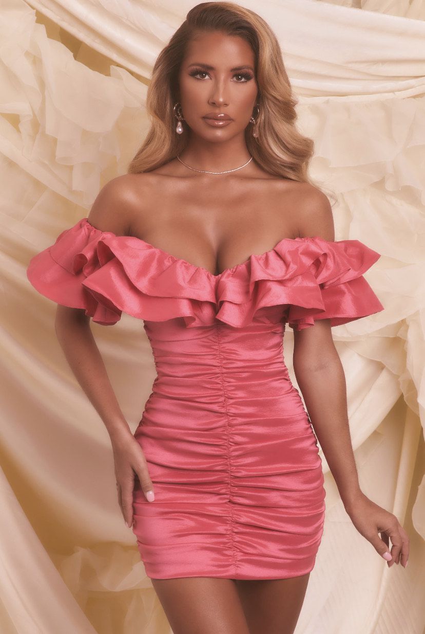 Size 0 Homecoming Off The Shoulder Light Pink Cocktail Dress on Queenly