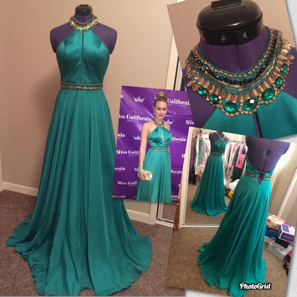 Sherri Hill Size 2 Halter Emerald Green A-line Dress on Queenly