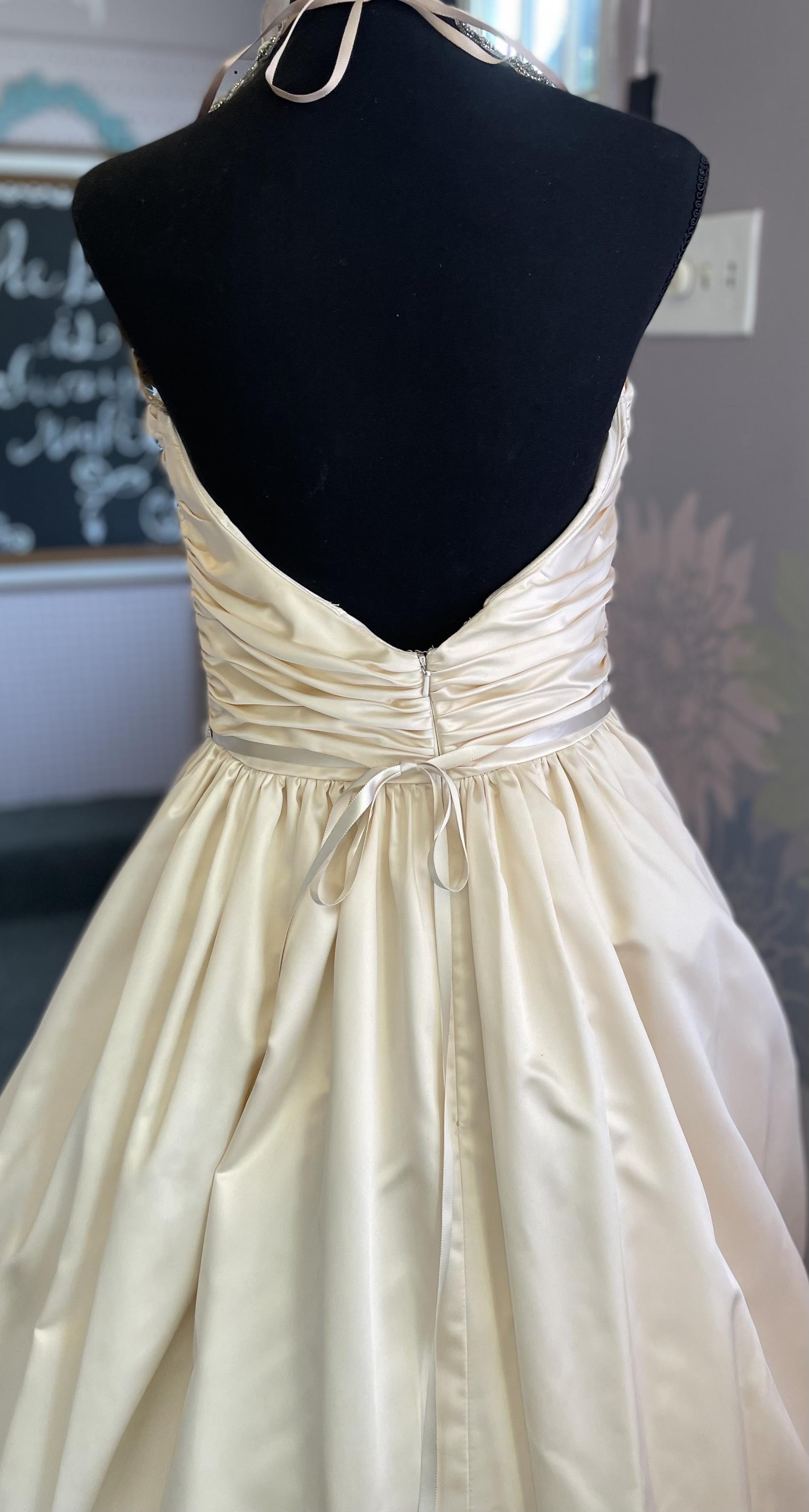 Size 10 Nude Ball Gown on Queenly