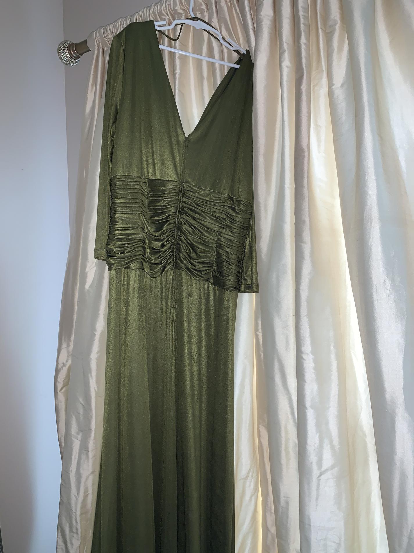 Jovani Size 10 Bridesmaid Long Sleeve Green Floor Length Maxi on Queenly
