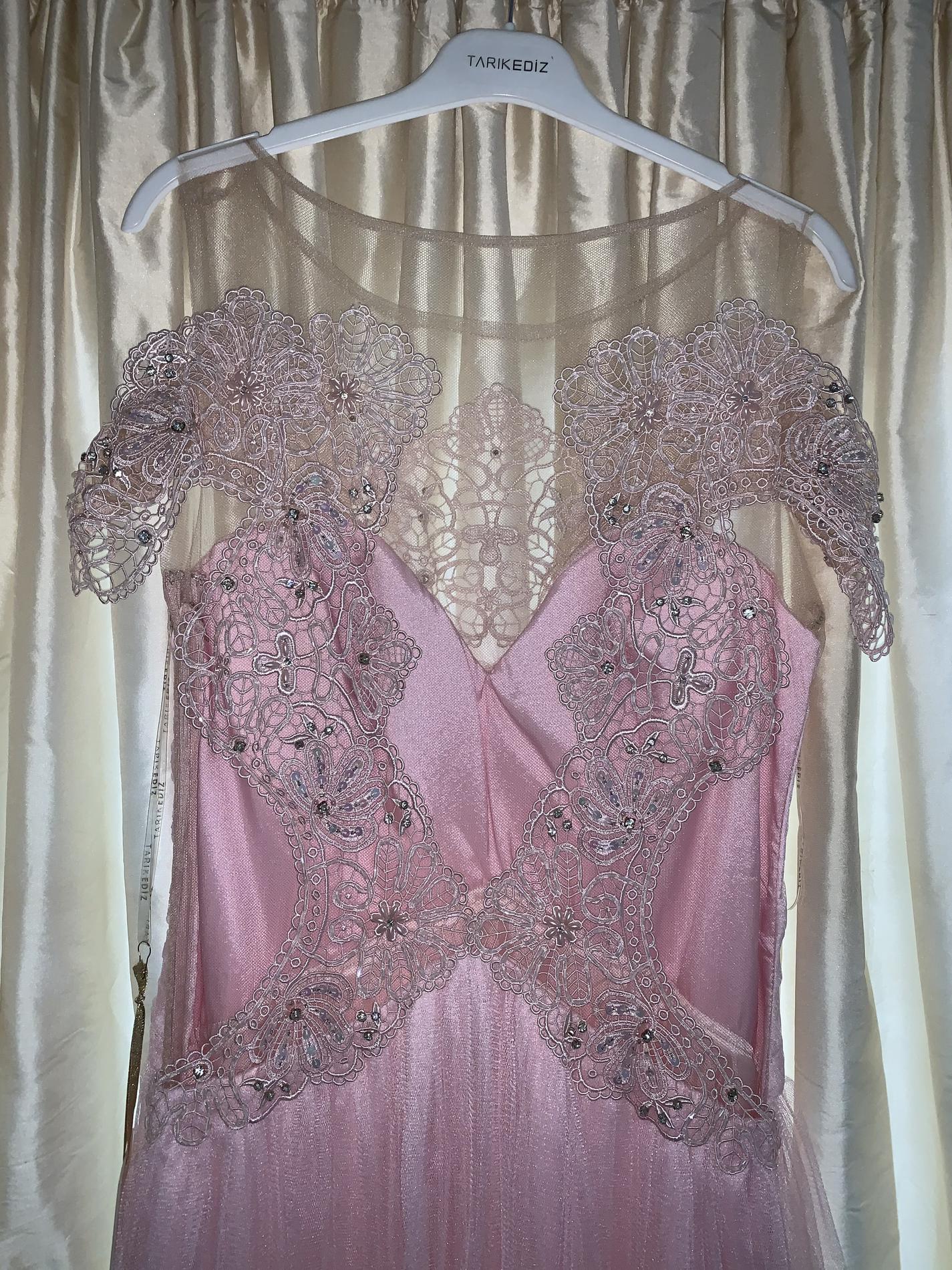 Tarik Ediz Size 8 Cap Sleeve Pink A-line Dress on Queenly