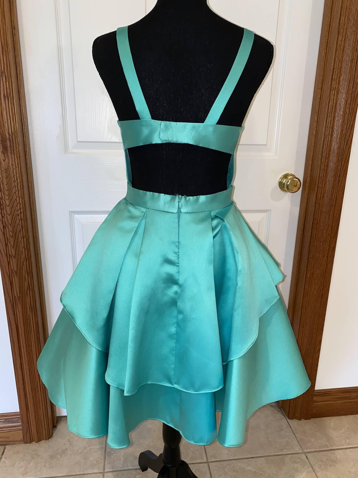 Size 2 Homecoming Satin Green Cocktail Dress on Queenly