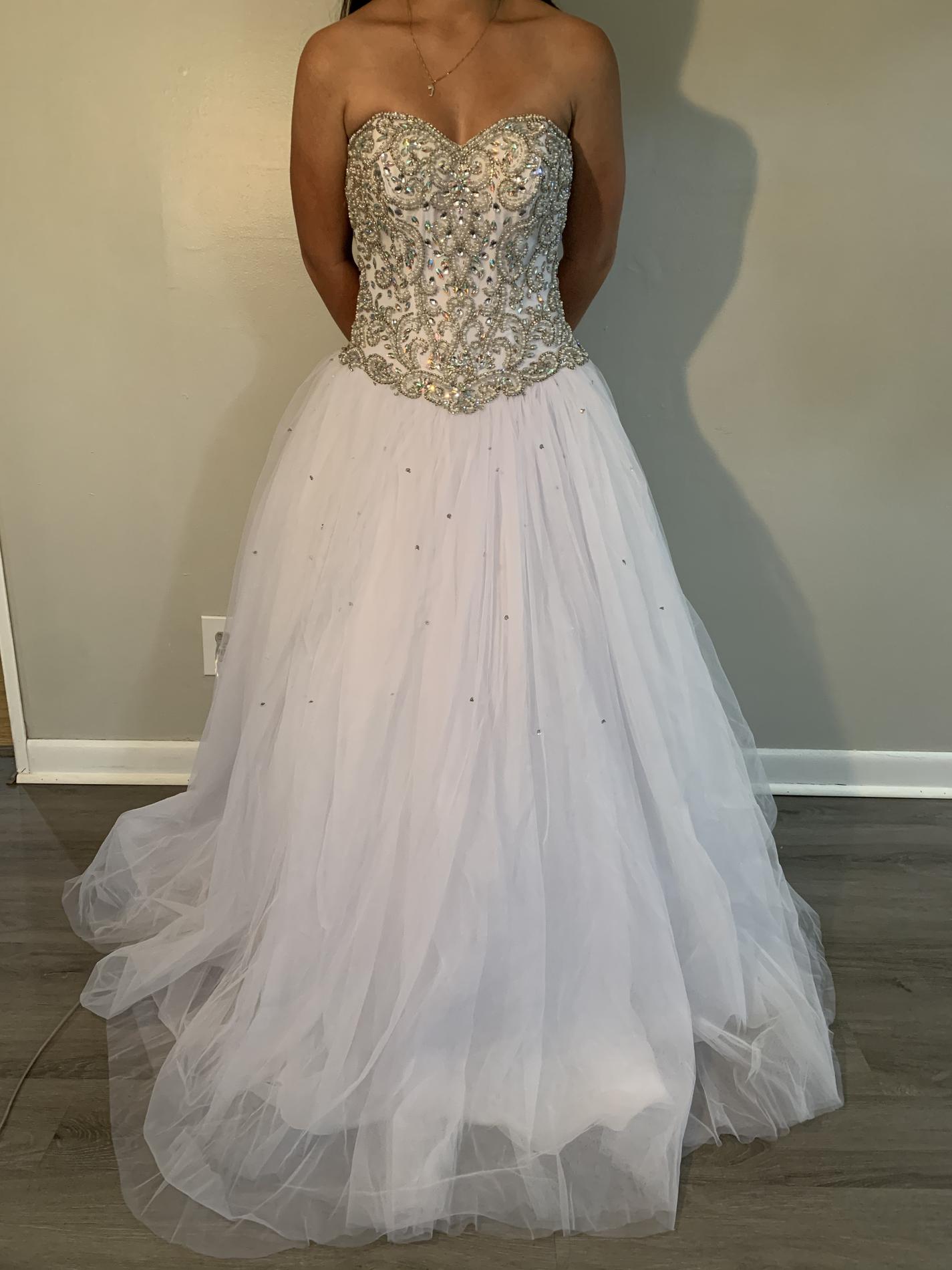 Size 6 Prom Strapless White Ball Gown on Queenly