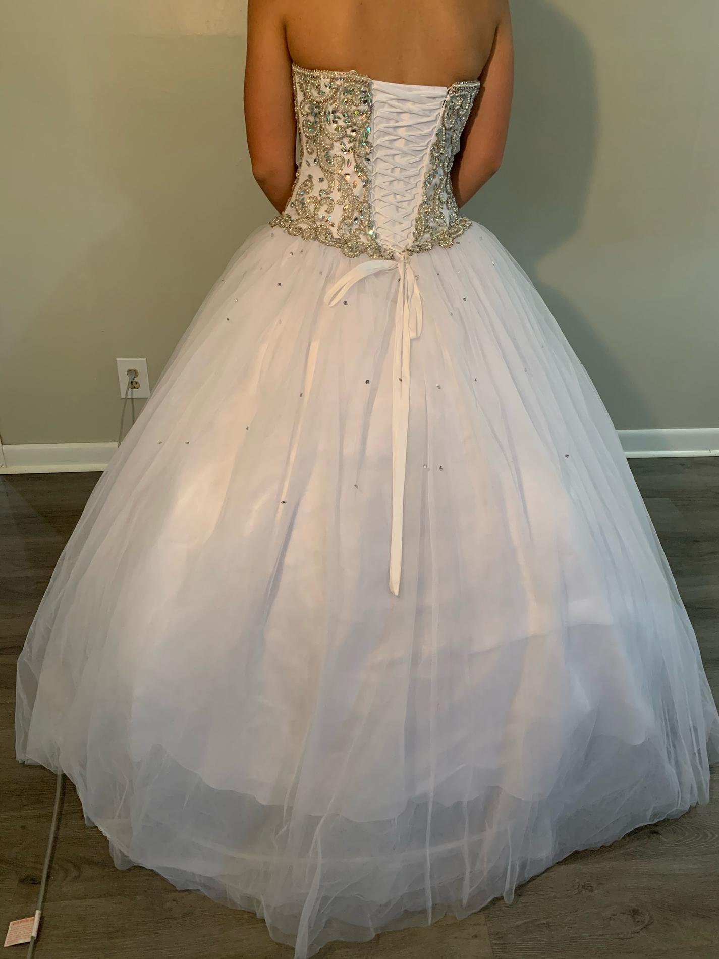 Size 6 Prom Strapless White Ball Gown on Queenly