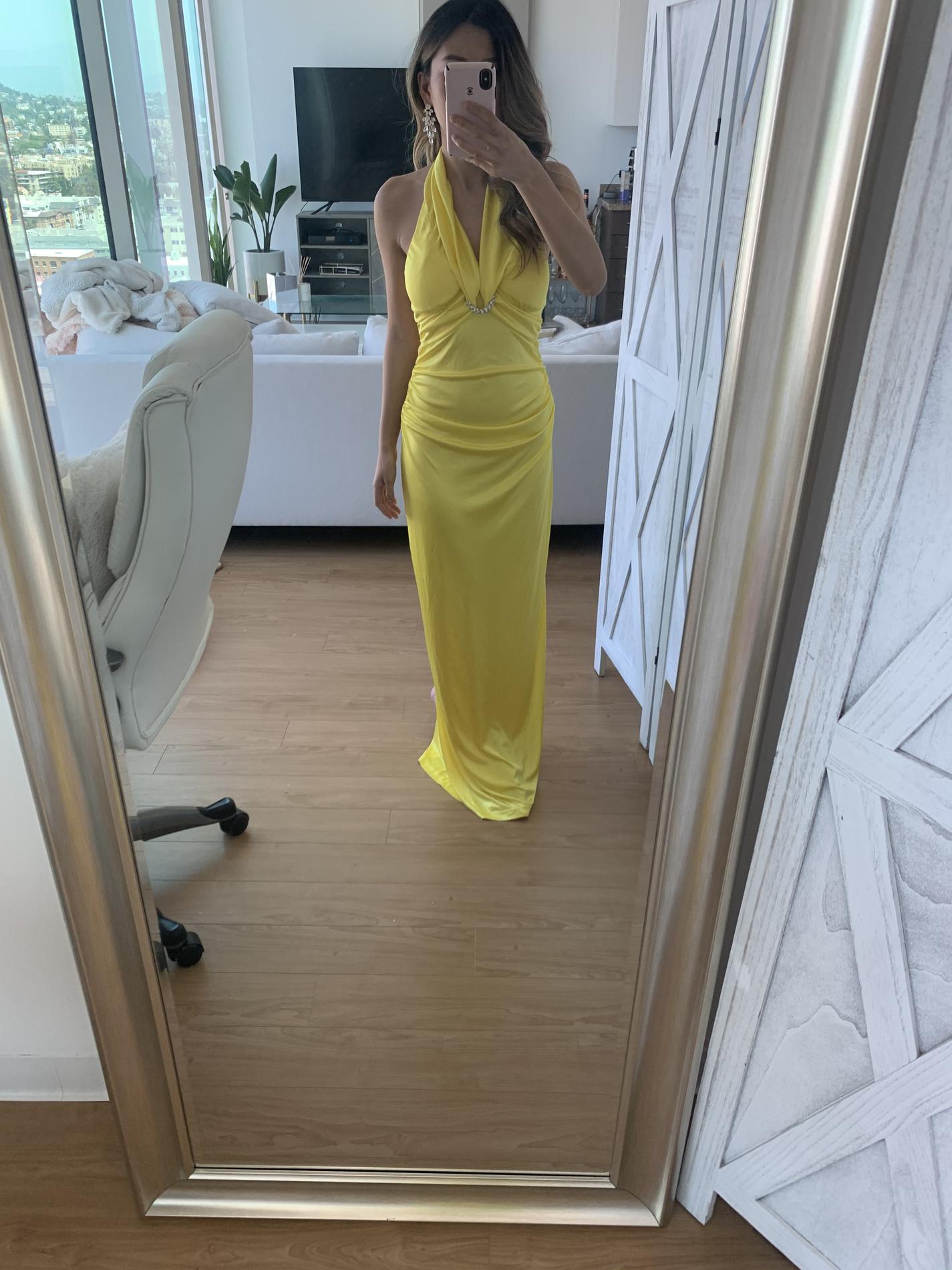 Yellow Size 2 Straight Dress on Queenly