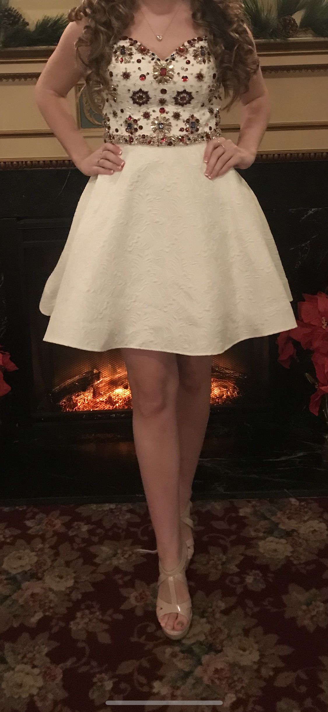 Size 6 Homecoming White Cocktail Dress on Queenly