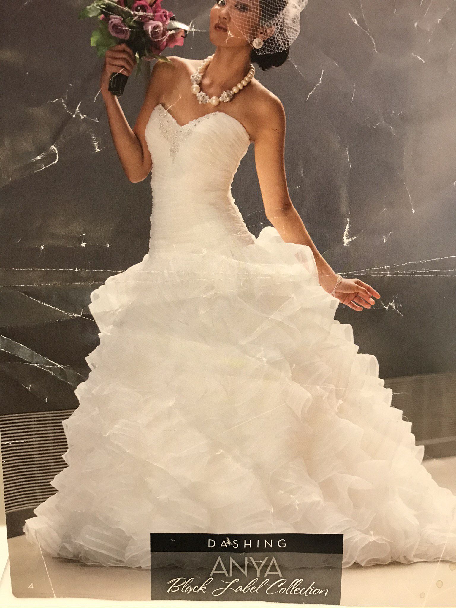Allure Size 6 Wedding White Mermaid Dress on Queenly