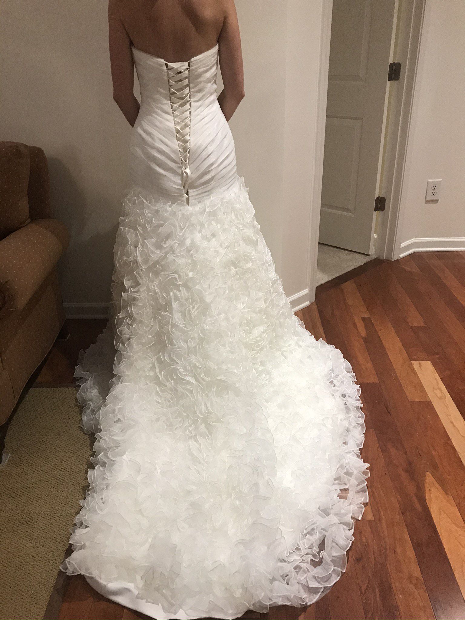 Allure Size 6 Wedding White Mermaid Dress on Queenly