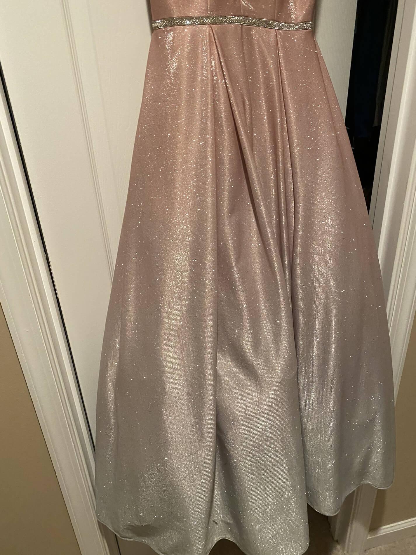 Size 6 Pink Ball Gown on Queenly