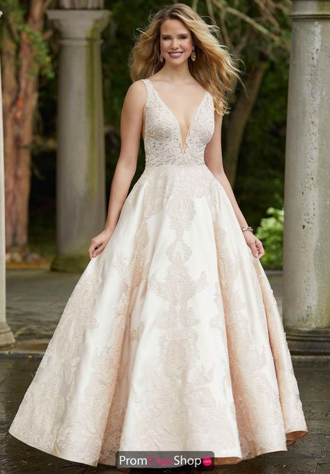 Size 2 Nude Ball Gown on Queenly