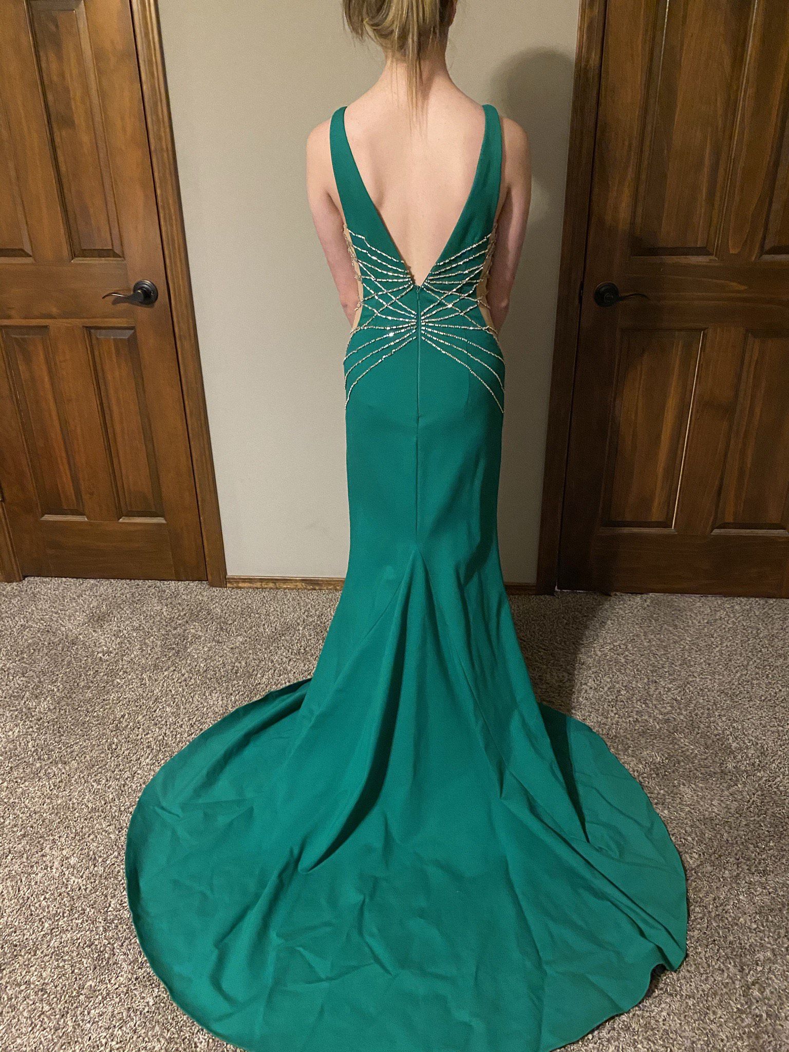 Size 6 Prom Plunge Sequined Emerald Green A-line Dress on Queenly