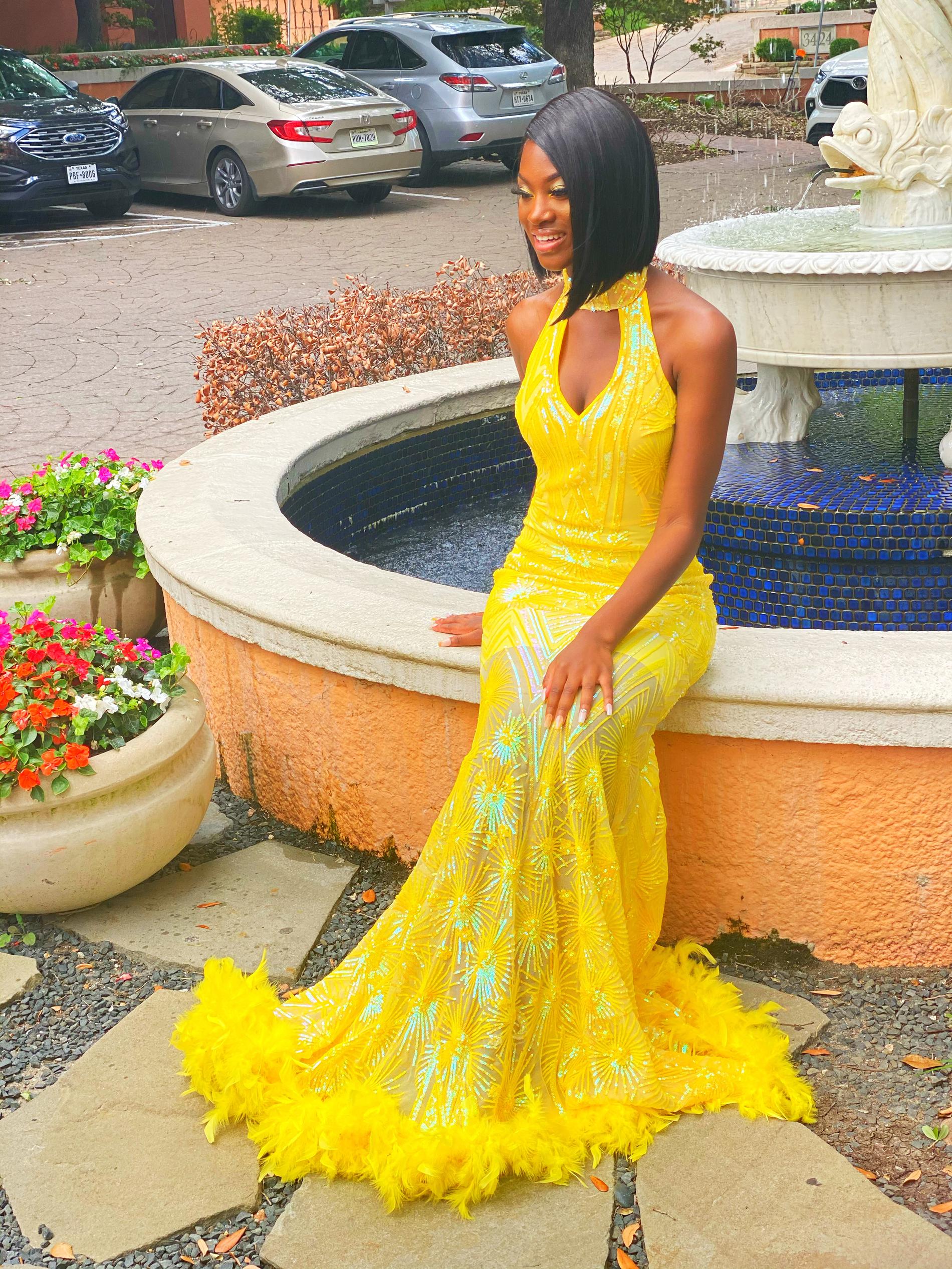 Size 4 Yellow Dress With Train on Queenly