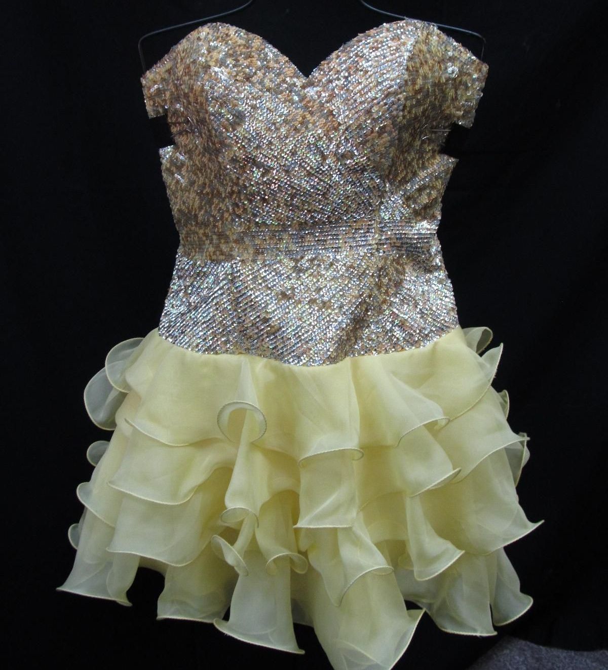 Style 8420 Sherri Hill Size 6 Prom Sequined Yellow Cocktail Dress on Queenly