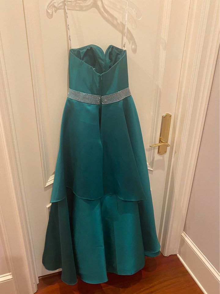 Ellie Wilde Size 4 Green Side Slit Dress on Queenly