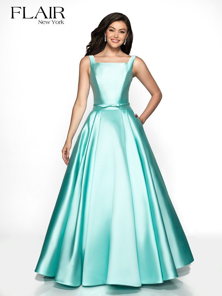 Style 19018 Flair Prom Size 6 Prom Light Green A-line Dress on Queenly