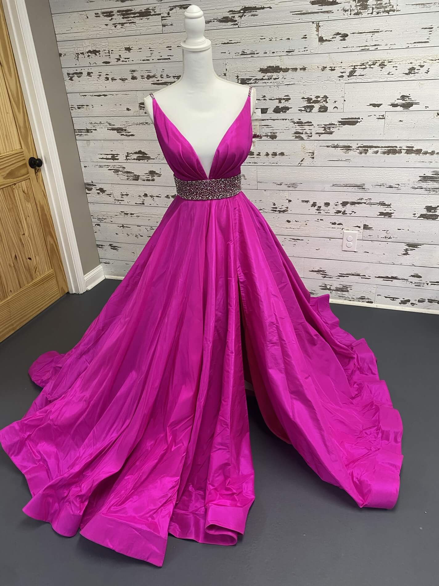 Sherri Hill Size 6 Pageant Plunge Hot Pink Ball Gown on Queenly