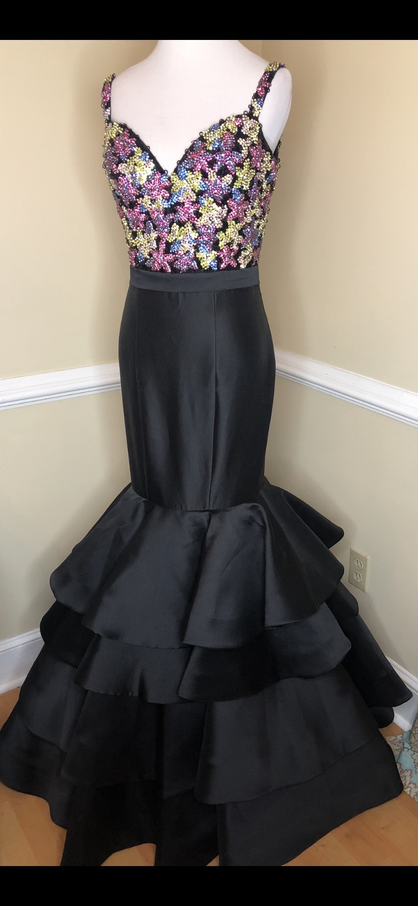 Jovani Black Size 4 Sequin Jewelled Mermaid Dress on Queenly