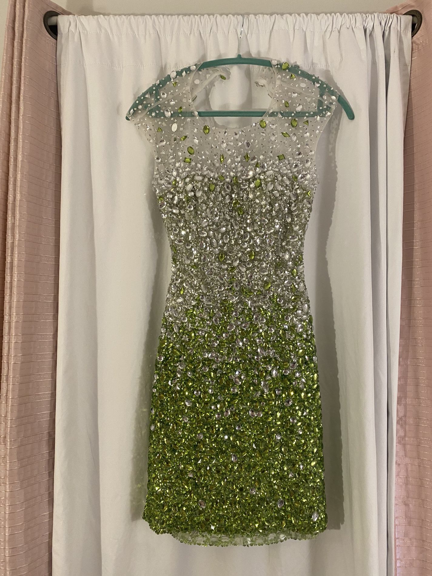 Jovani Size 4 Green Cocktail Dress on Queenly