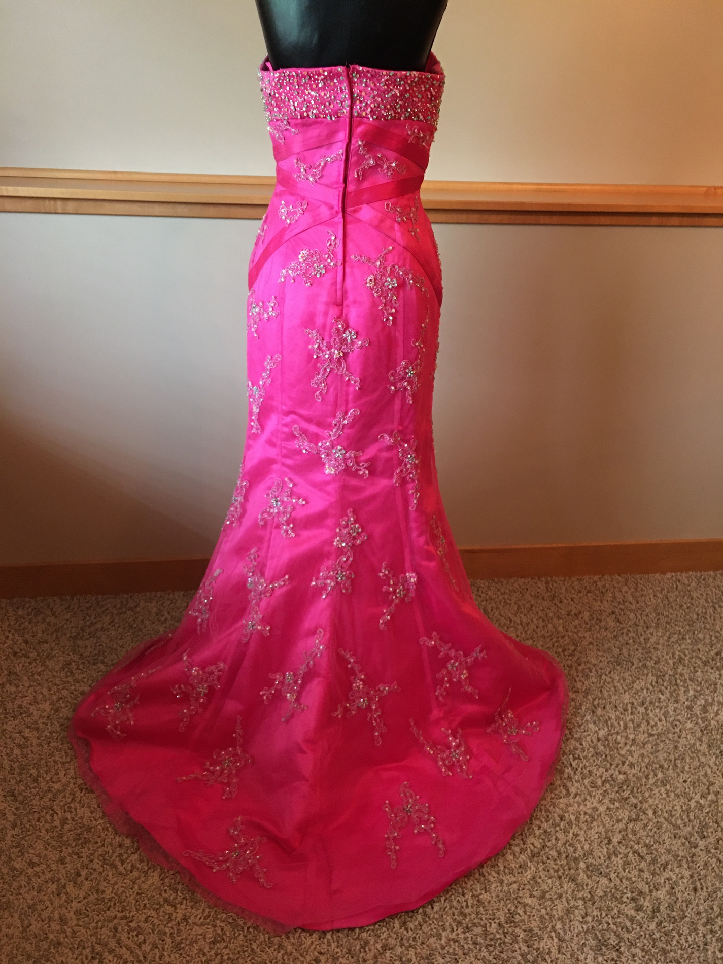 Style 5556 Faviana Size 6 Pink Mermaid Dress on Queenly