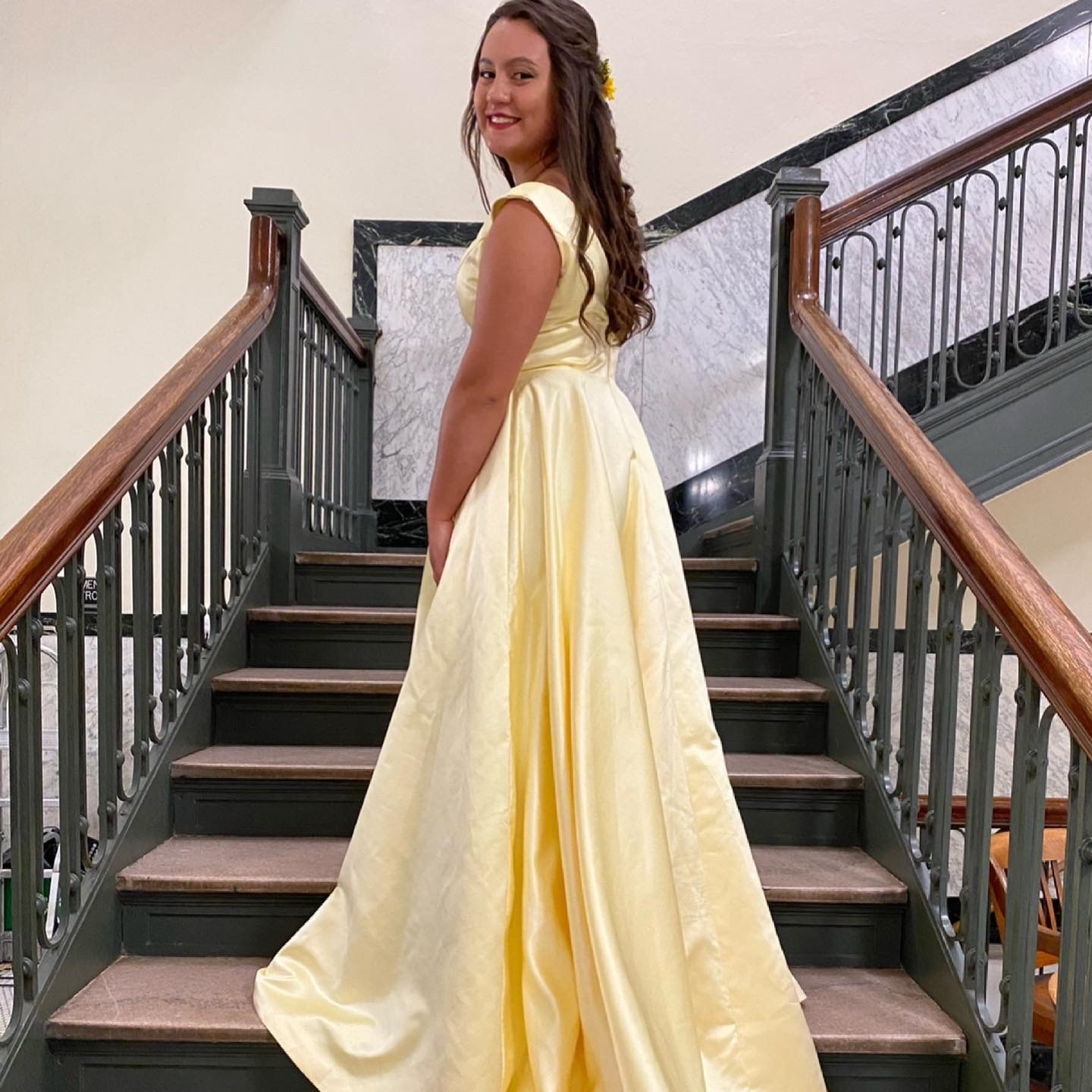 Size 12 Prom Yellow Ball Gown on Queenly