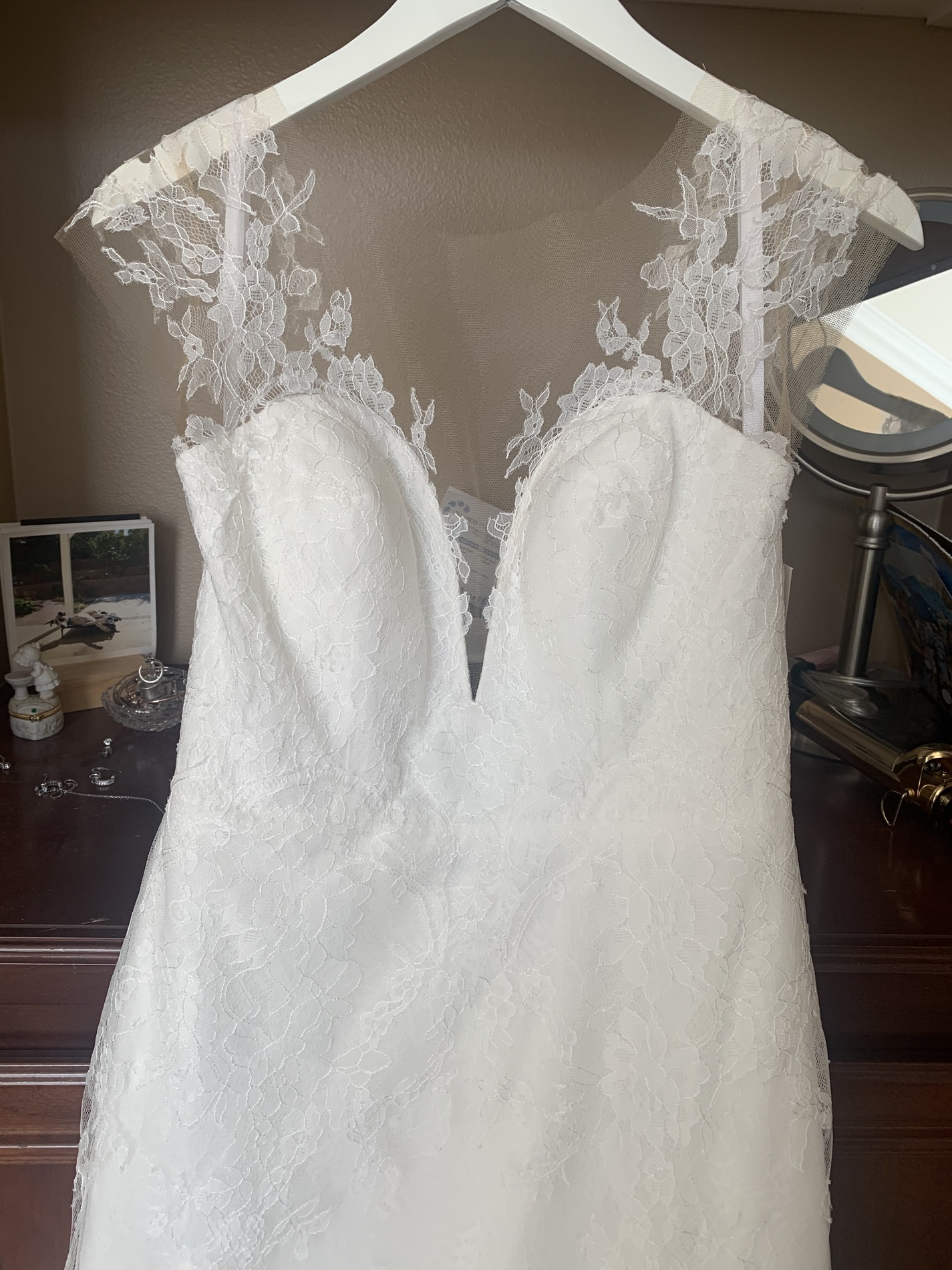 Size 4 White Mermaid Dress on Queenly