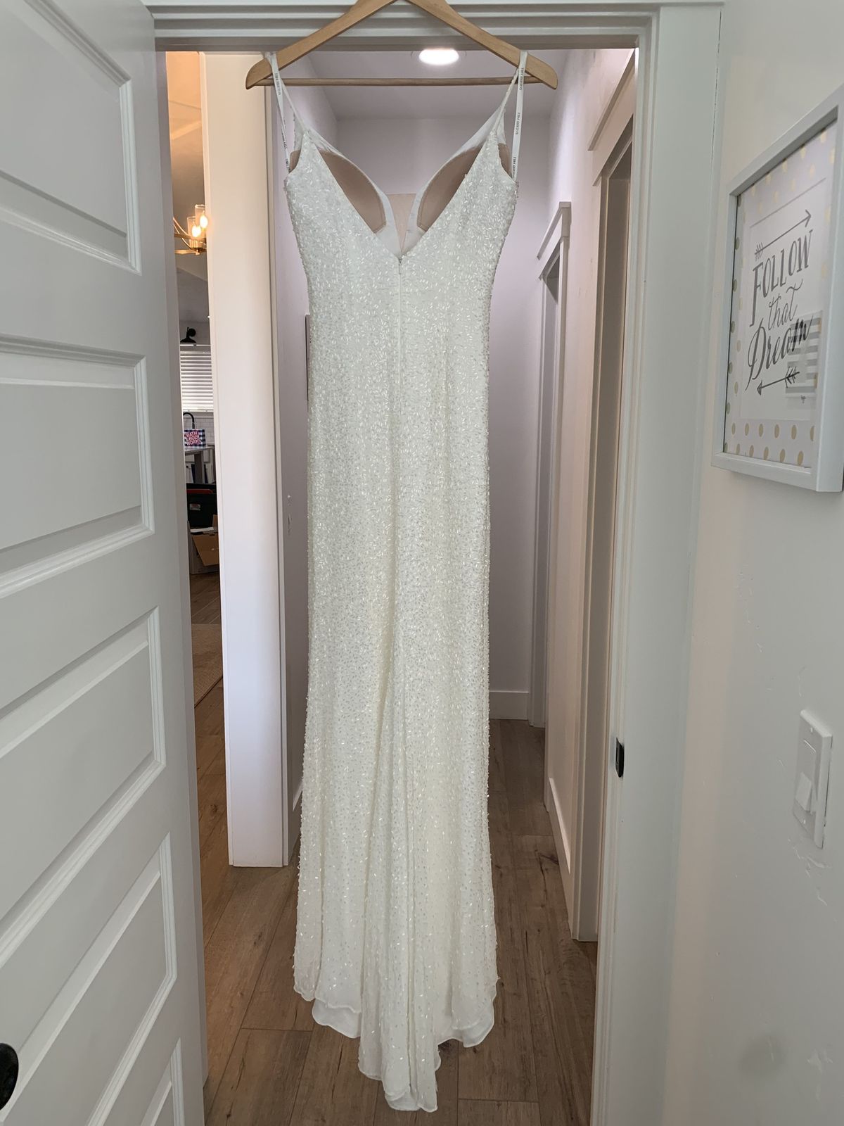 Size 0 Prom Plunge White A-line Dress on Queenly