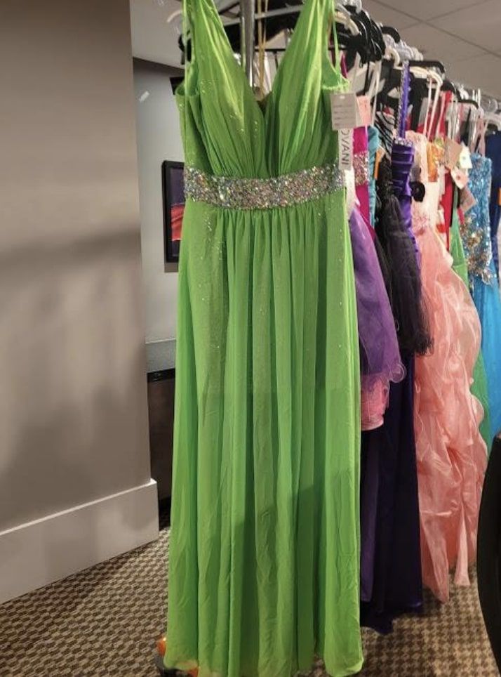 Style E30033 Jovani Size 10 Prom Green A-line Dress on Queenly