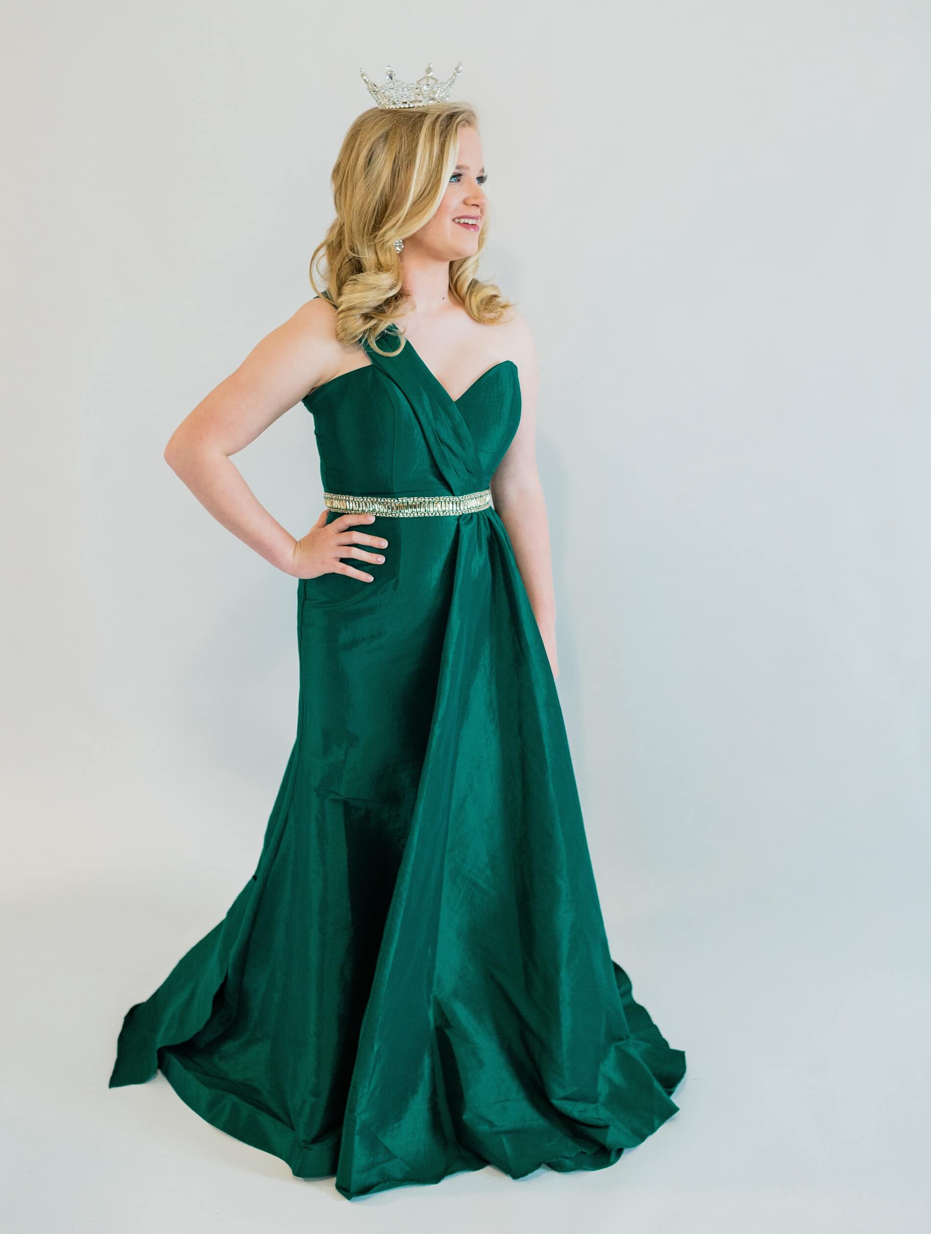 Mac Duggal Size 10 Emerald Green Dress With Train on Queenly