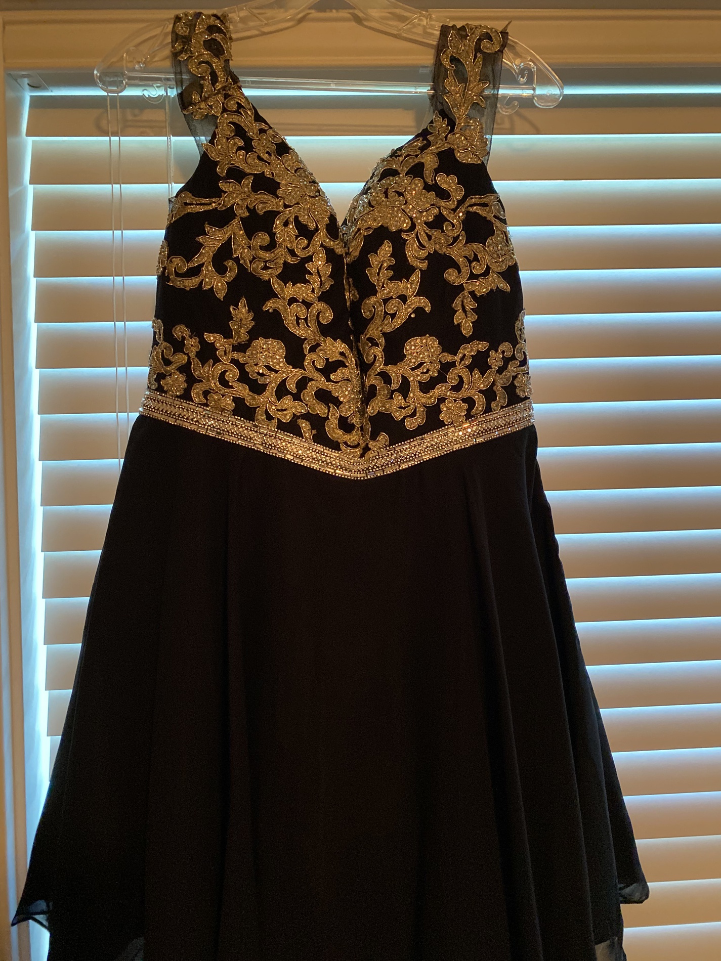 Size 12 Prom Off The Shoulder Black Cocktail Dress on Queenly