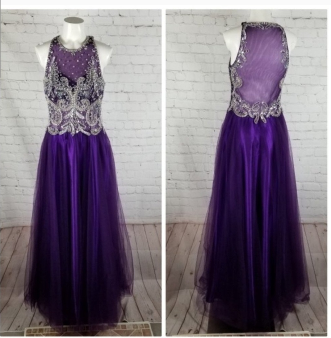 Dave & Jonny Size 6 Prom Purple Ball Gown on Queenly