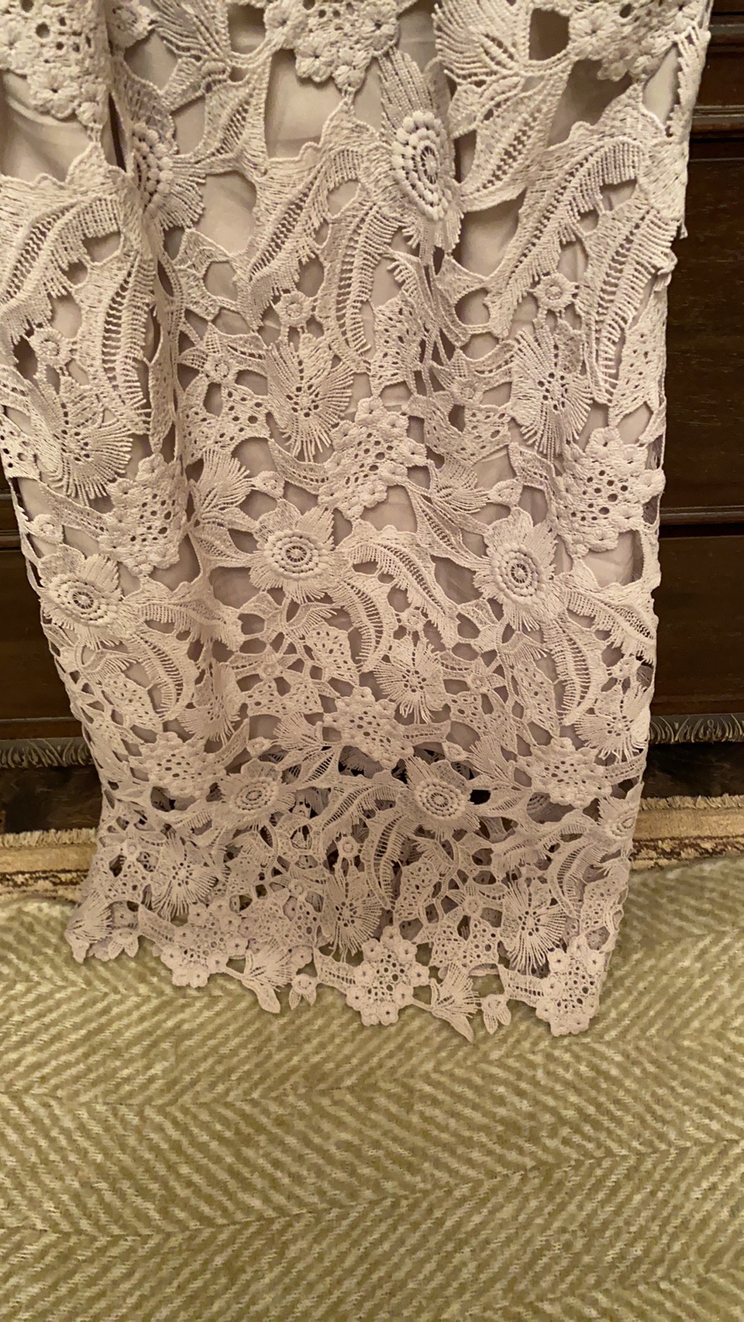 Size 4 Homecoming Lace Silver Cocktail Dress on Queenly