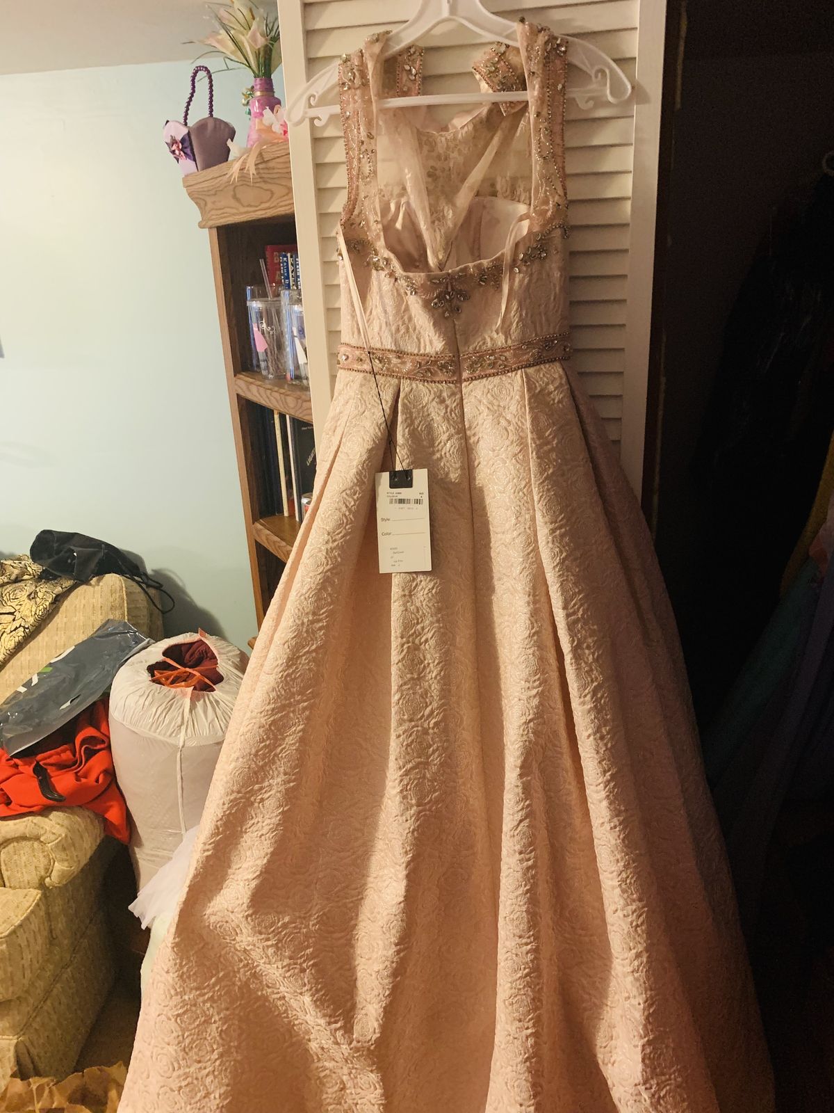 Size 4 Prom Gold Ball Gown on Queenly