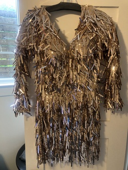 Sherri Hill Size 4 Nightclub Long Sleeve Gold Cocktail Dress on Queenly