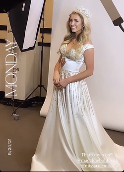 Size 4 Prom Sequined White Ball Gown on Queenly