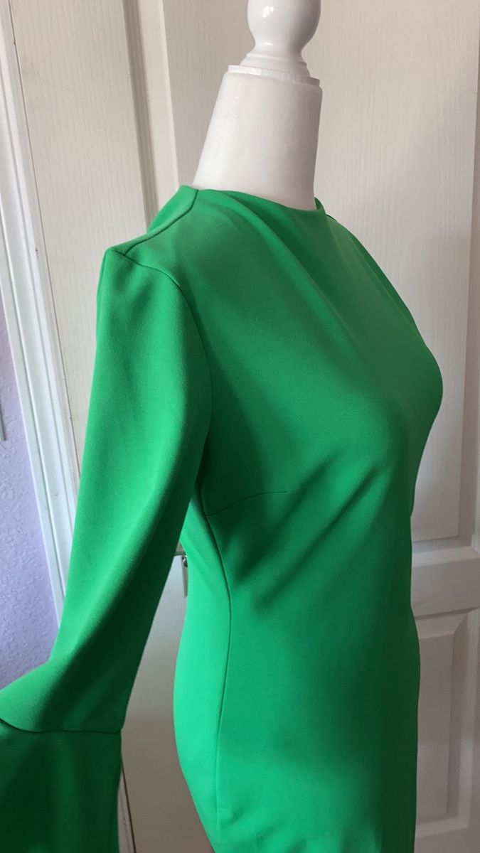 Size 4 Wedding Guest Green Cocktail Dress on Queenly