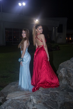 Tarik Ediz Size 6 Prom Plunge Red Side Slit Dress on Queenly