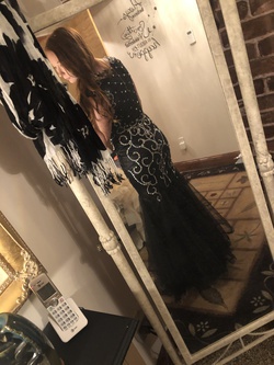 Size 2 Prom Cap Sleeve Black Mermaid Dress on Queenly
