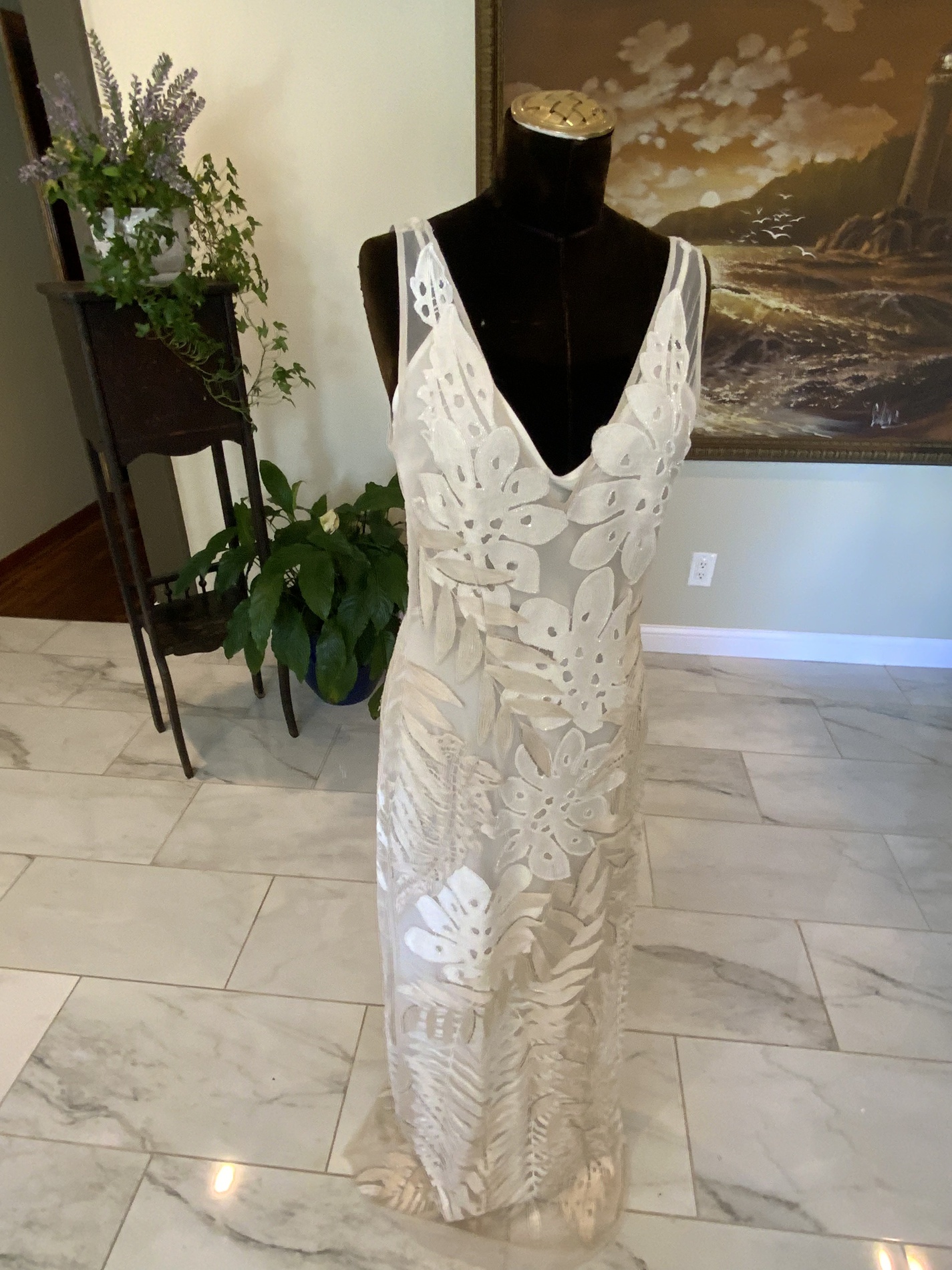 BHLDN Size 4 White Floor Length Maxi on Queenly