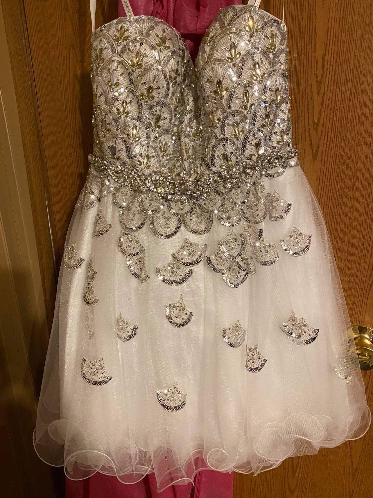 Size 8 Prom White A-line Dress on Queenly