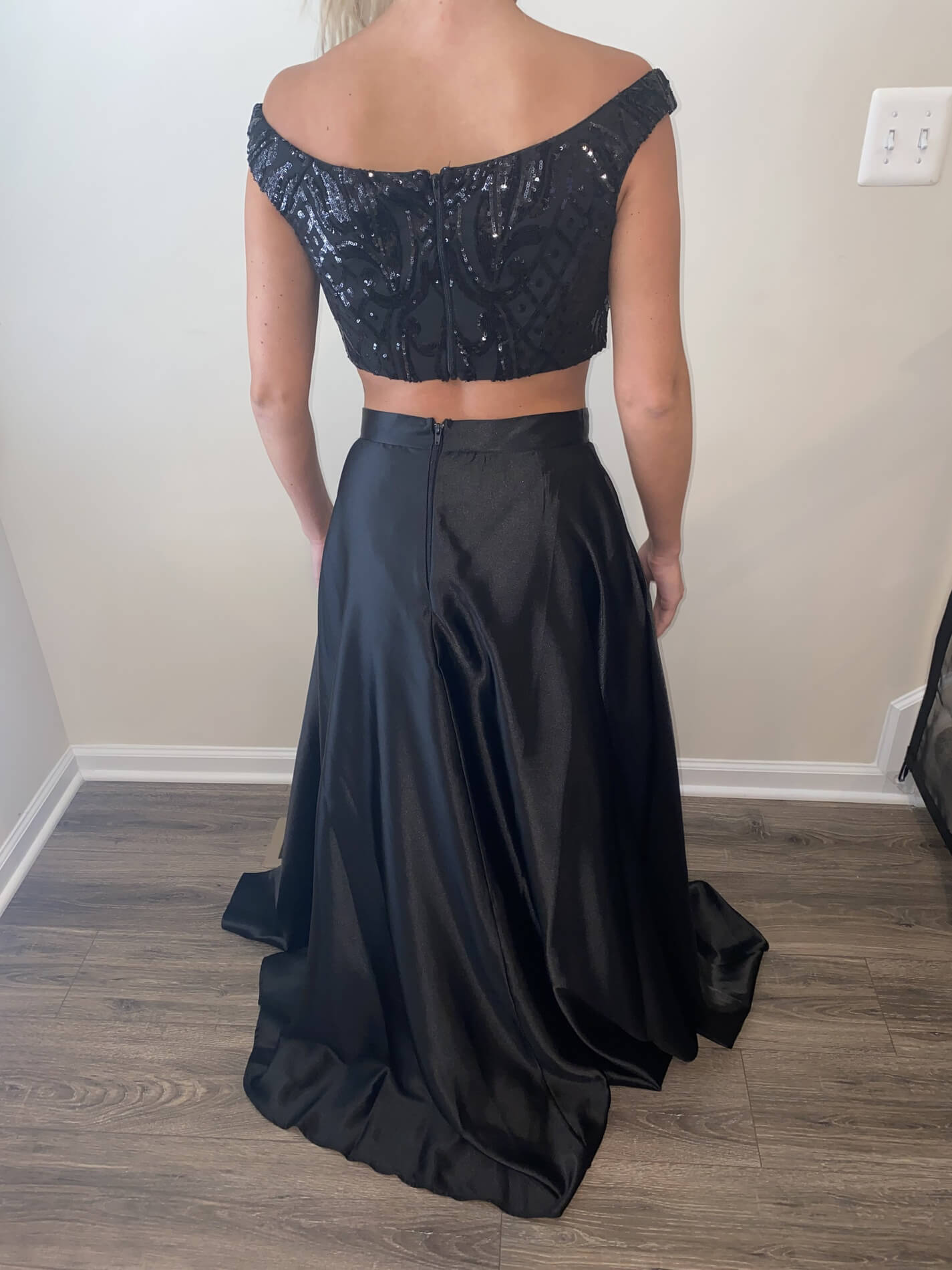 Windsor Size 4 Black Ball Gown on Queenly